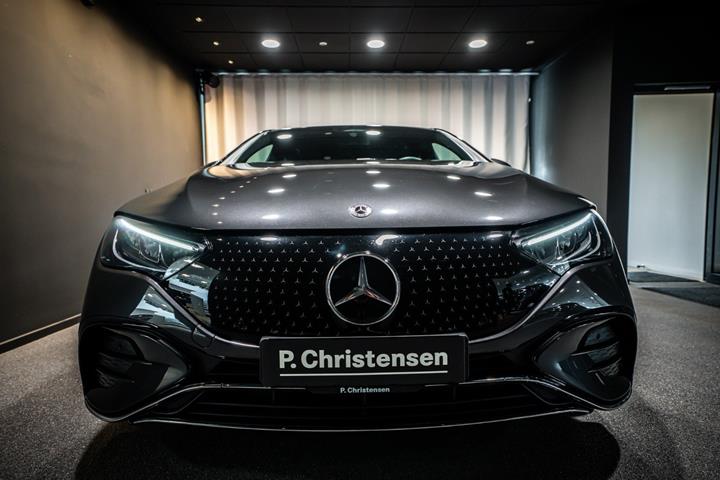 Grå Mercedes EQE350+ fra 2025