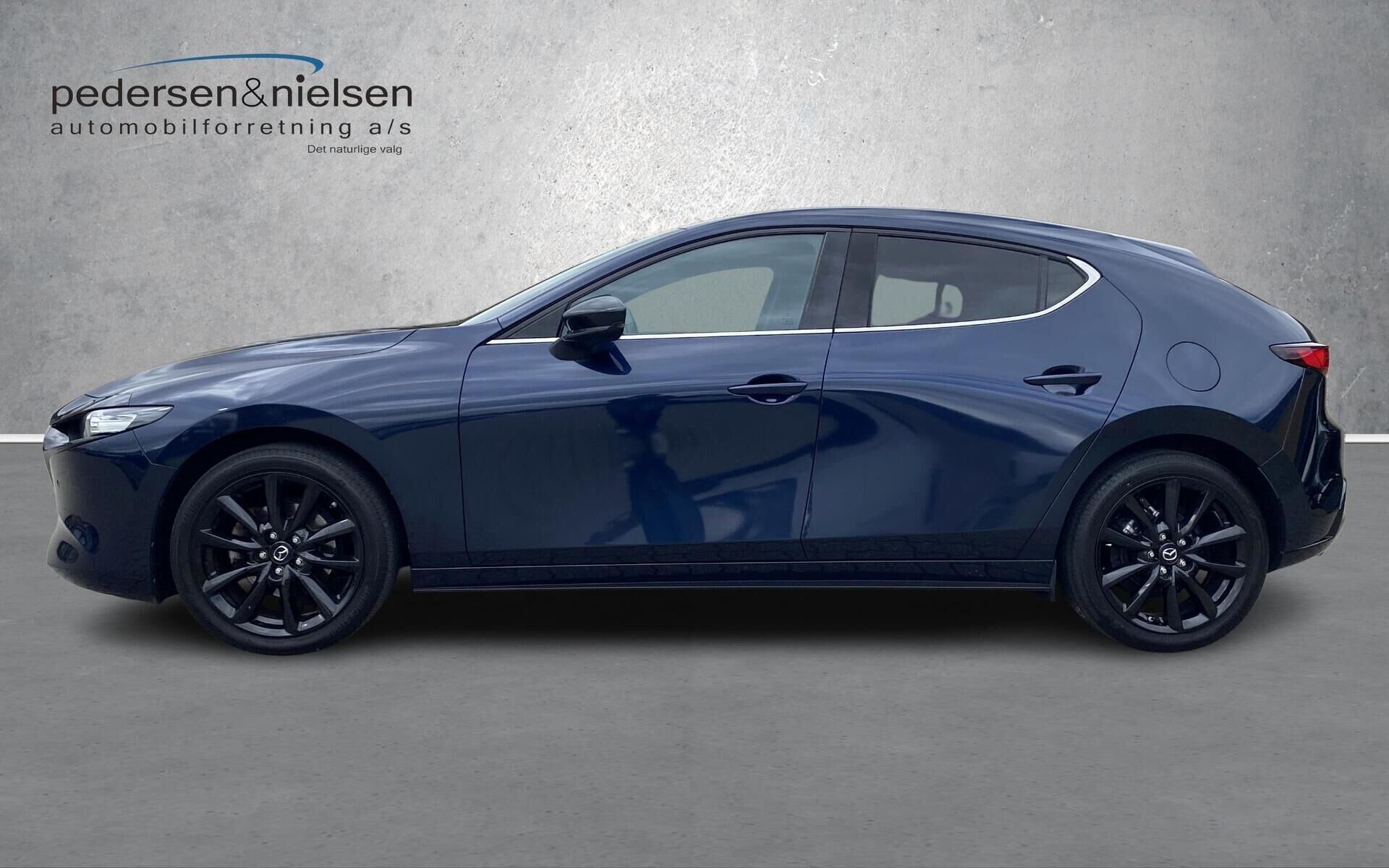 Blå Mazda 3 fra 2023