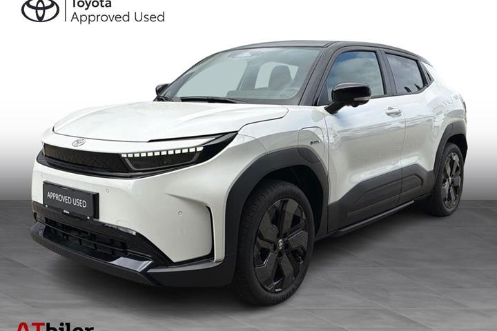 Hvid Toyota Urban Cruiser fra 2025