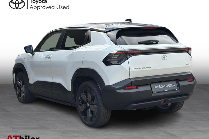 Hvid Toyota Urban Cruiser fra 2025