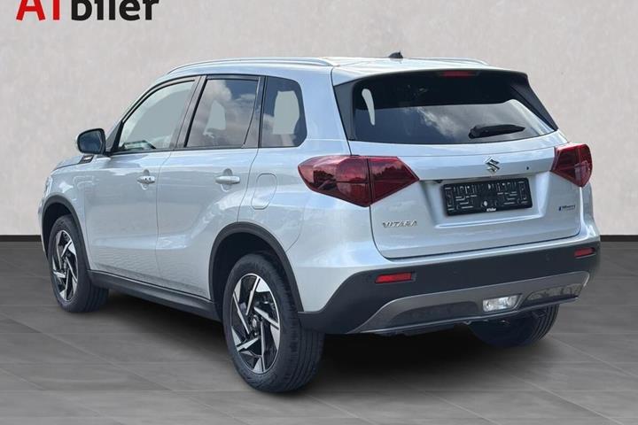 Sølv Suzuki Vitara fra 2026