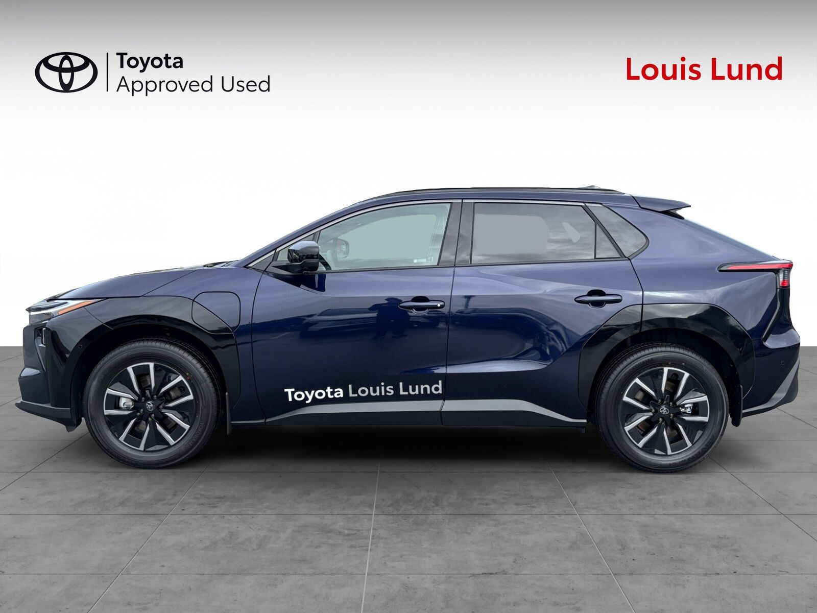 Blå Toyota BZ4X fra 2026
