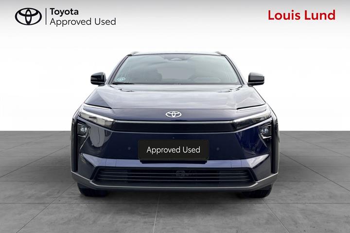 Blå Toyota BZ4X fra 2026