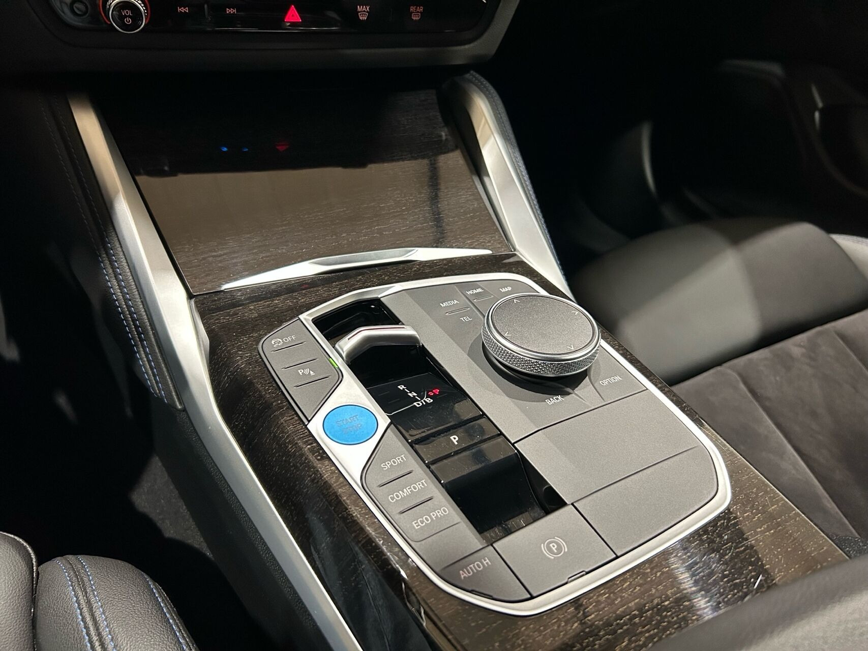 Rød BMW i4 fra 2023