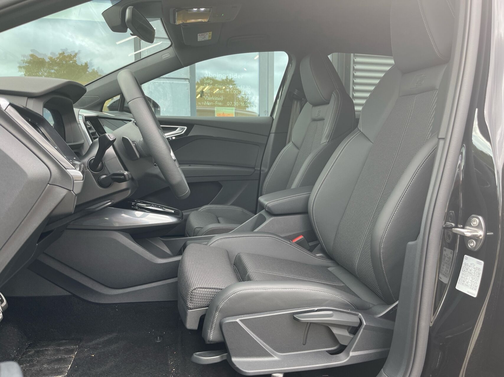 Sort Audi Q4 fra 2026