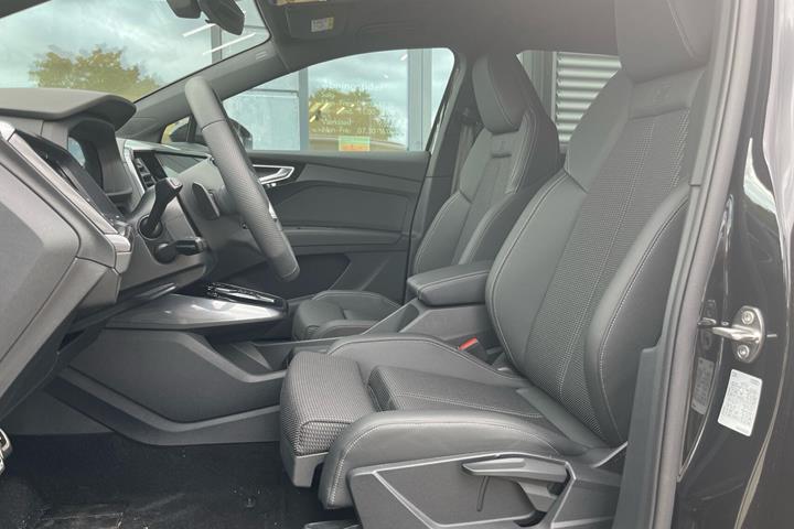 Sort Audi Q4 fra 2026