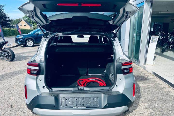 Sølv Opel Frontera fra 2025