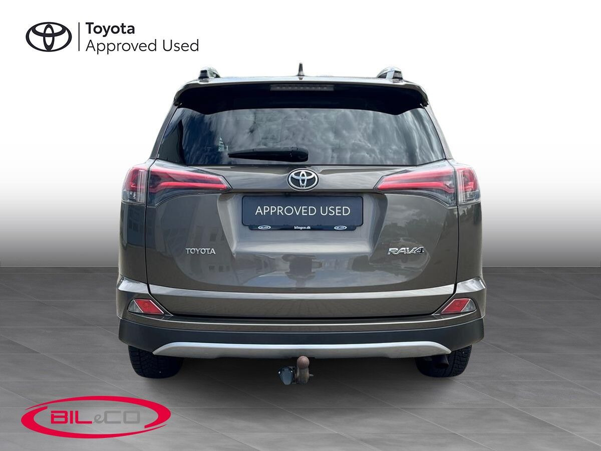 Bronze Toyota RAV4 fra 2016