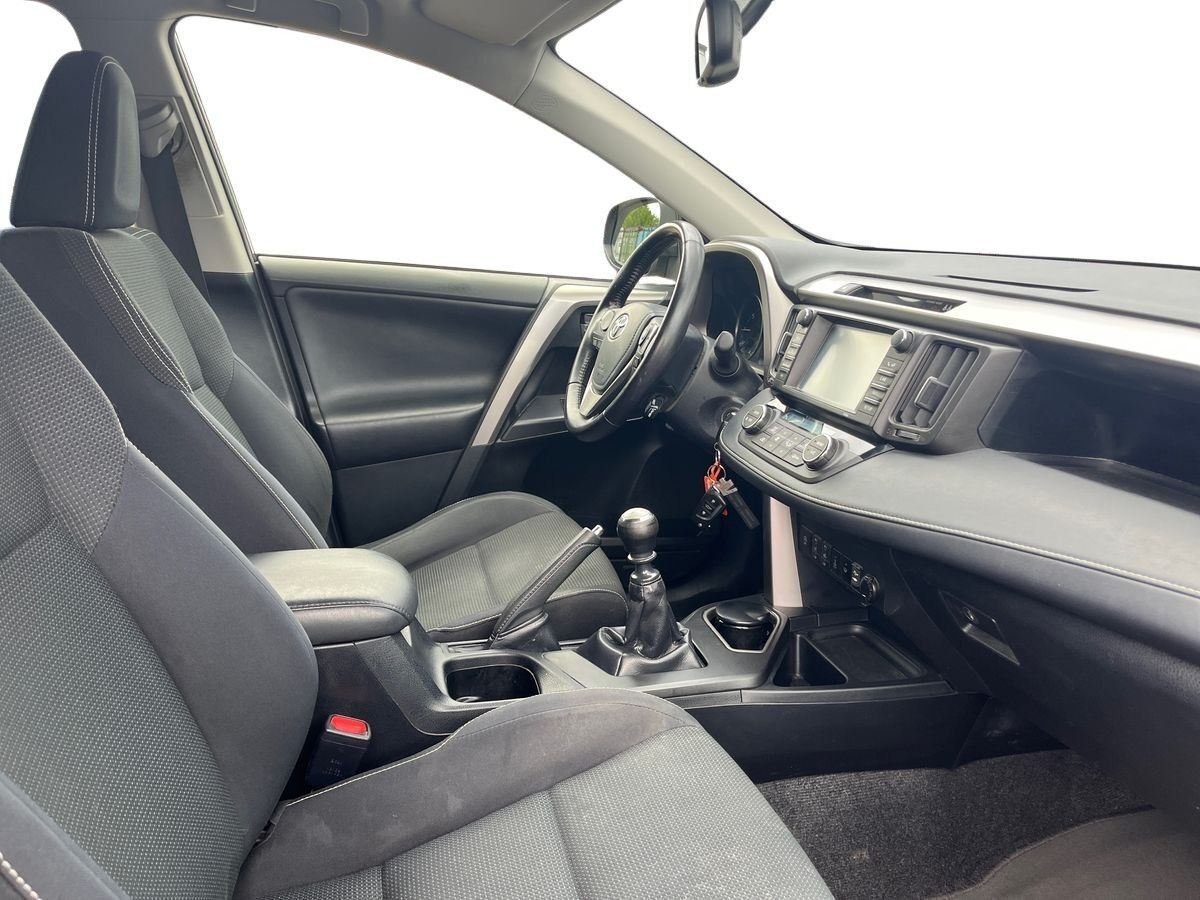 Bronze Toyota RAV4 fra 2016