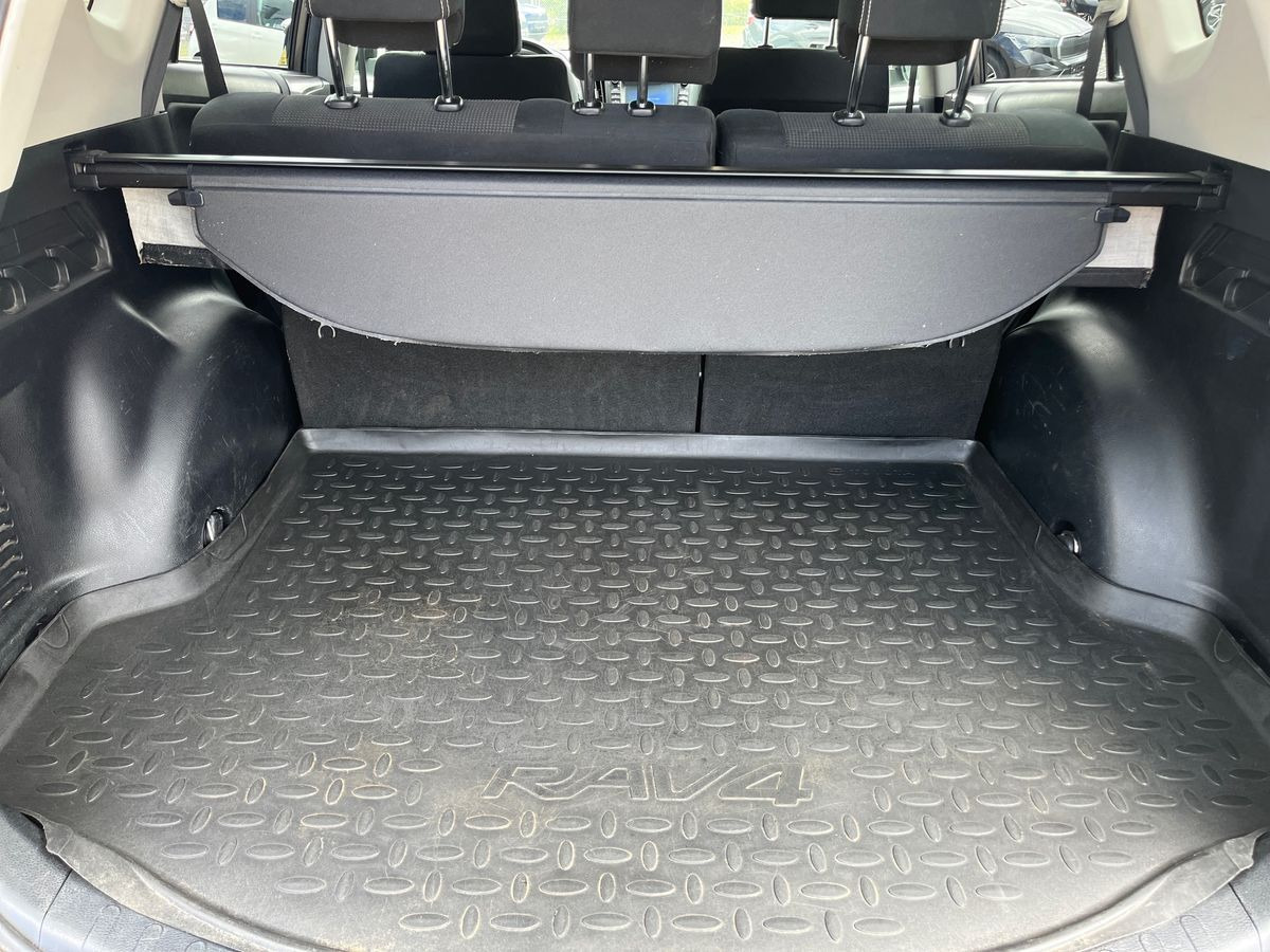 Bronze Toyota RAV4 fra 2016