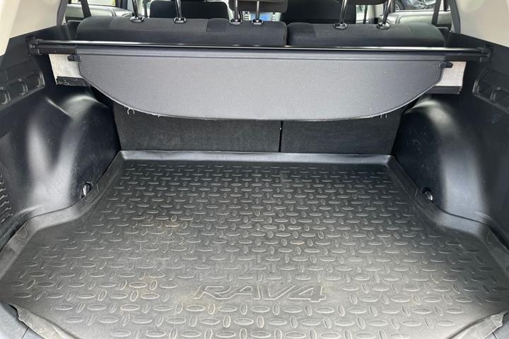 Bronze Toyota RAV4 fra 2016