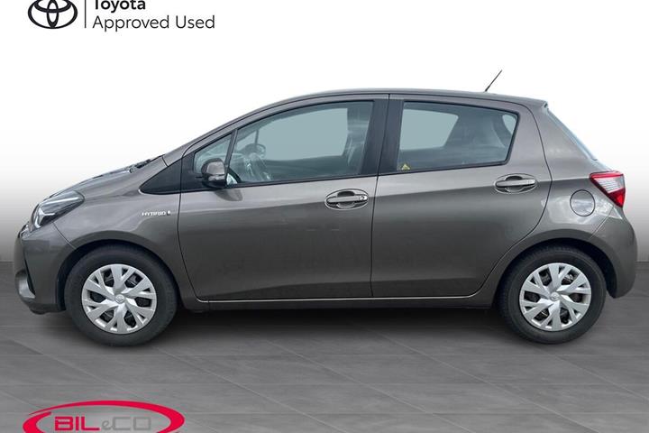 Bronze Toyota Yaris fra 2017