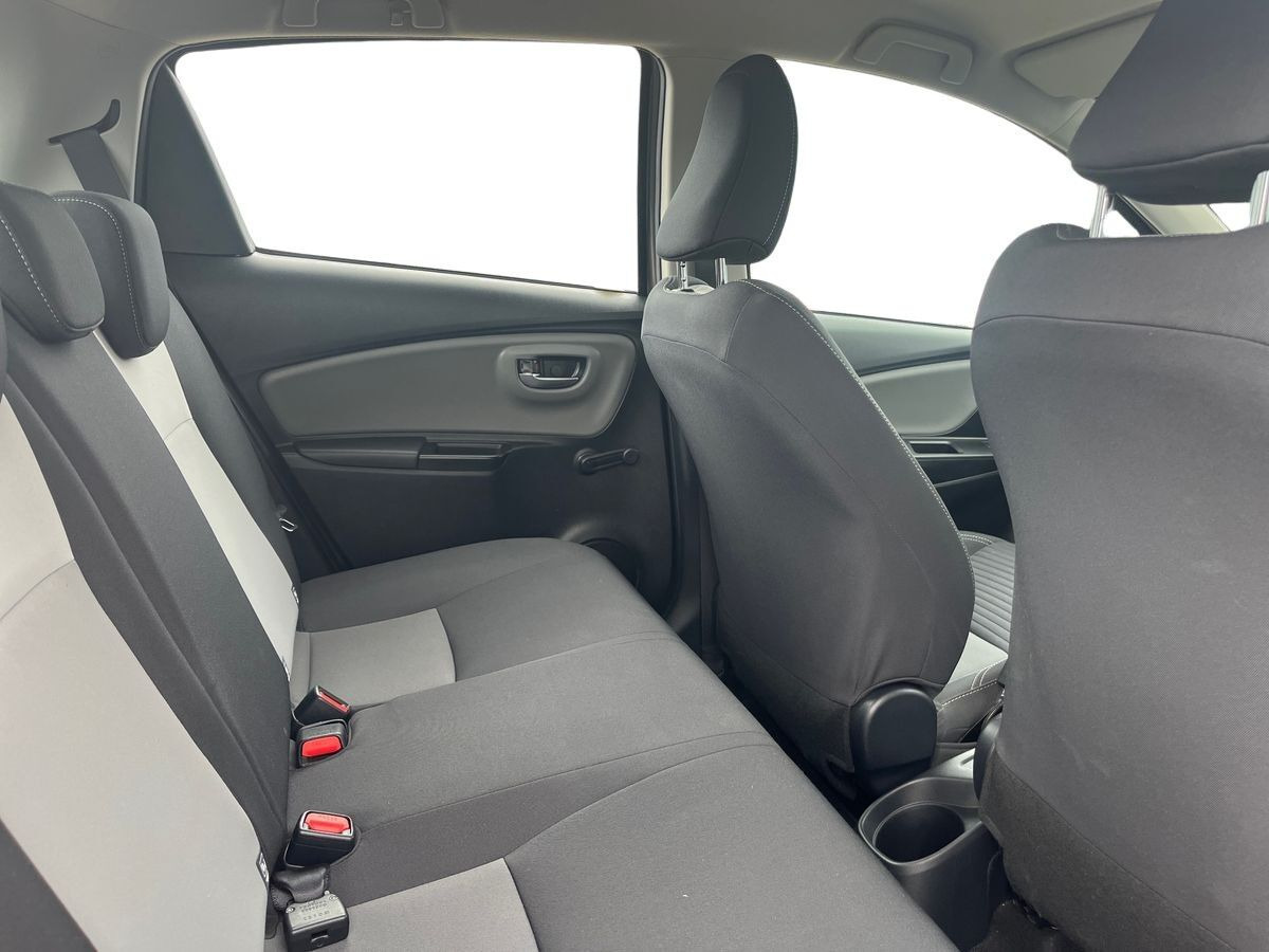 Bronze Toyota Yaris fra 2017