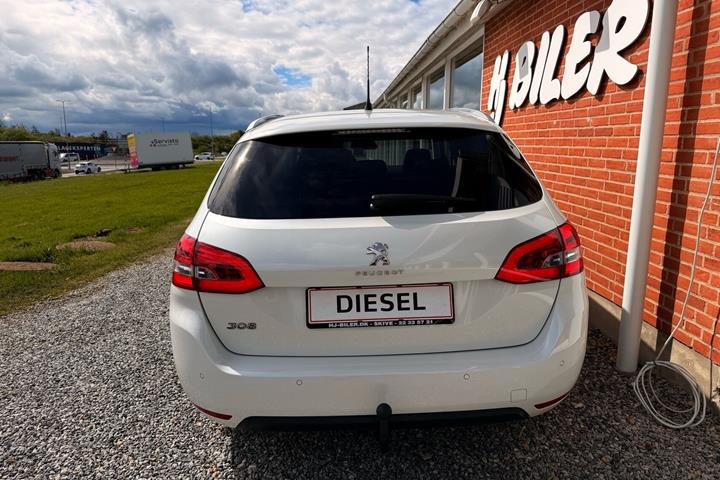 Hvid Peugeot 308 fra 2020