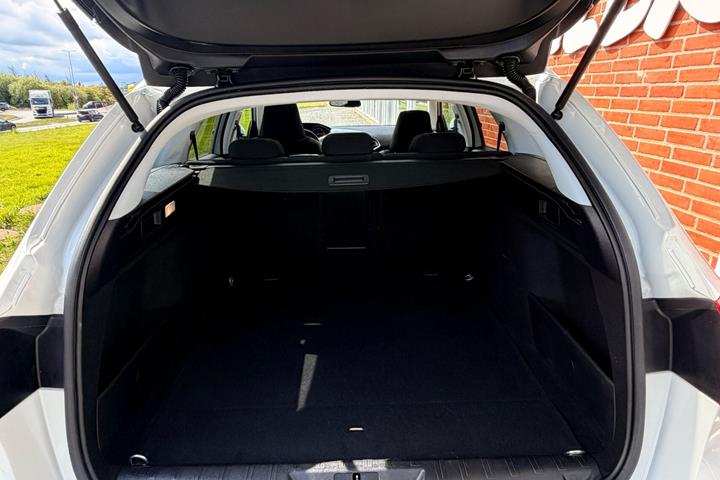 Hvid Peugeot 308 fra 2020