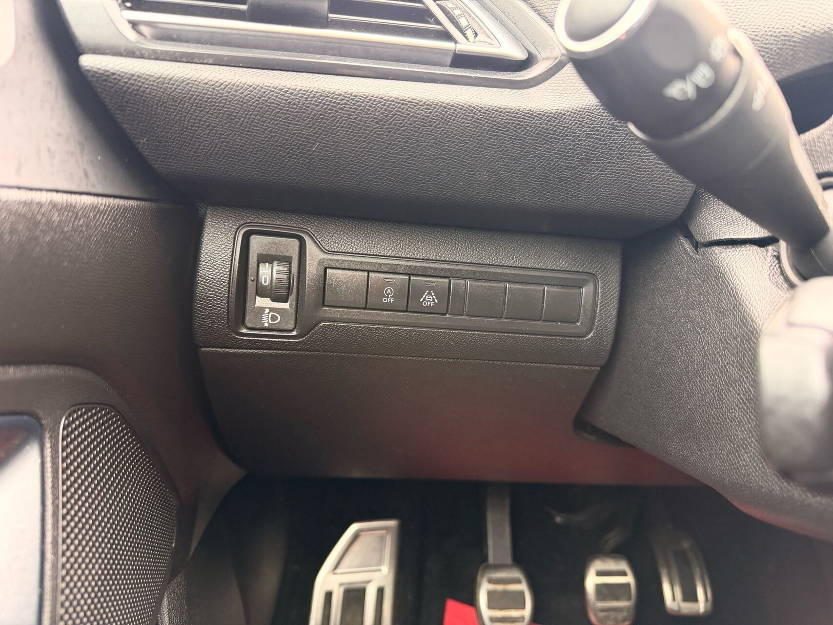 Grå Peugeot 308 fra 2018