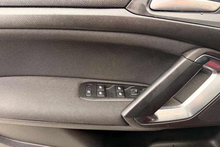 Grå Peugeot 308 fra 2018