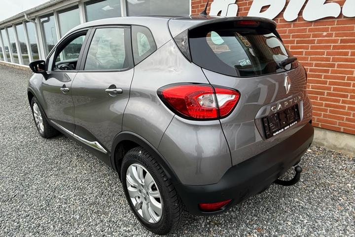 Sort Renault Captur fra 2016