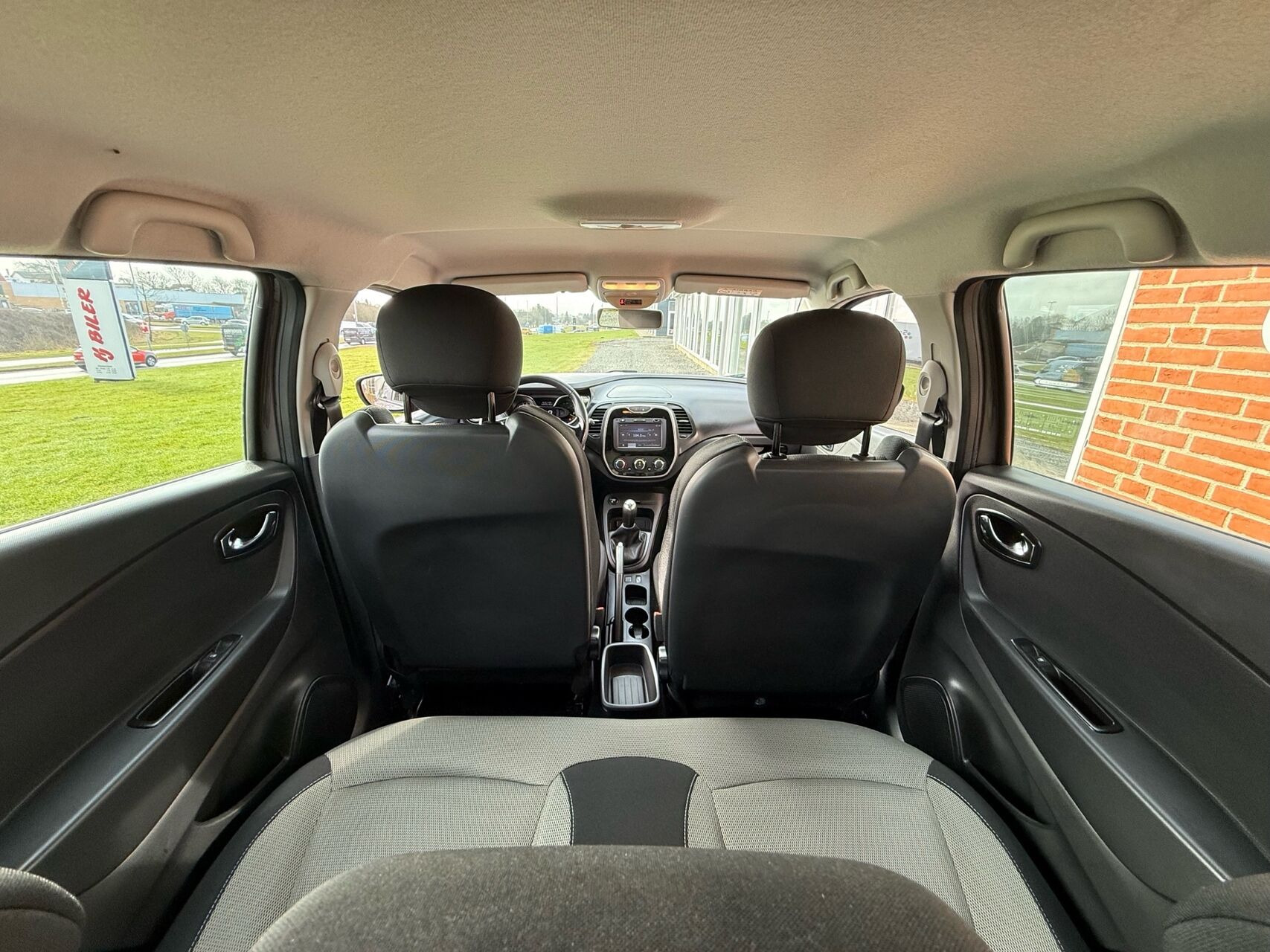 Brun Renault Captur fra 2015