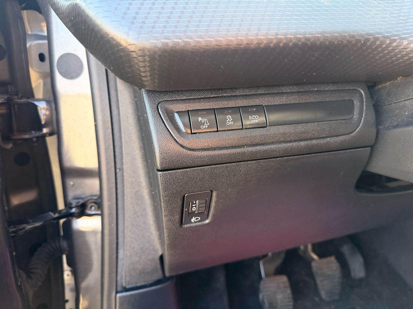 Sort Peugeot 2008 fra 2017