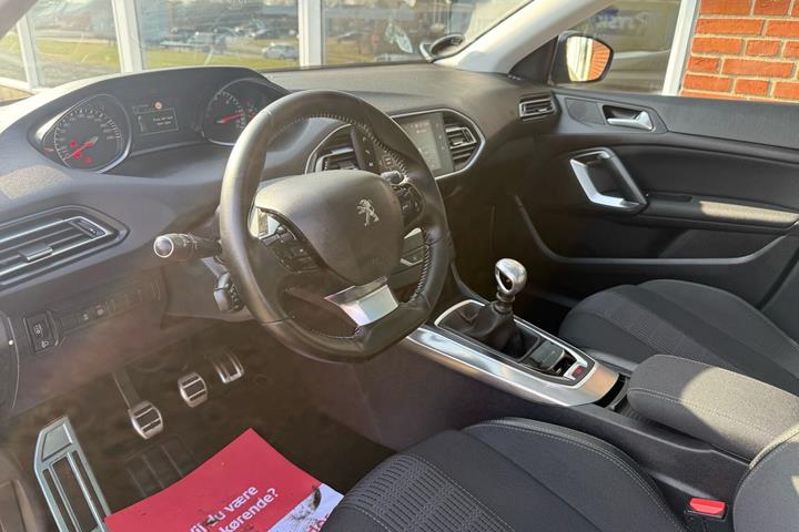 Sort Peugeot 308 fra 2018