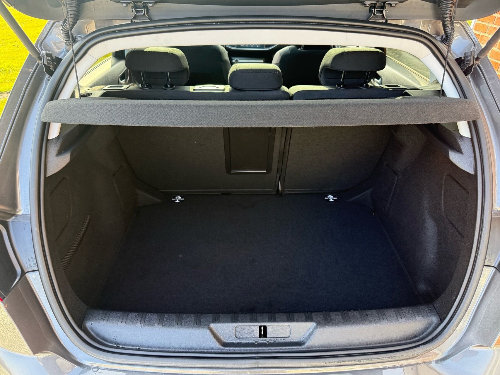 Sort Peugeot 308 fra 2018
