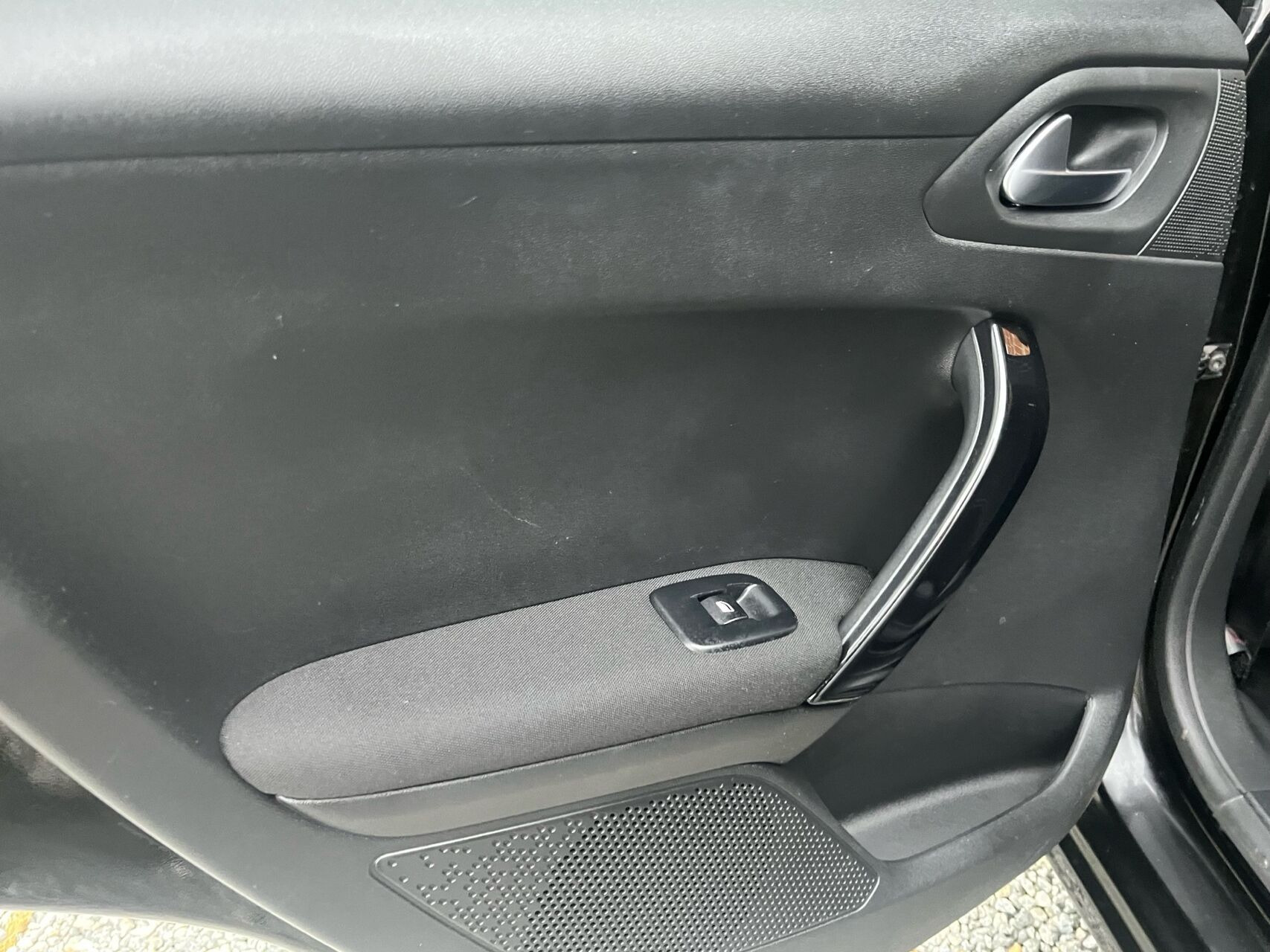 Sort Peugeot 208 fra 2020