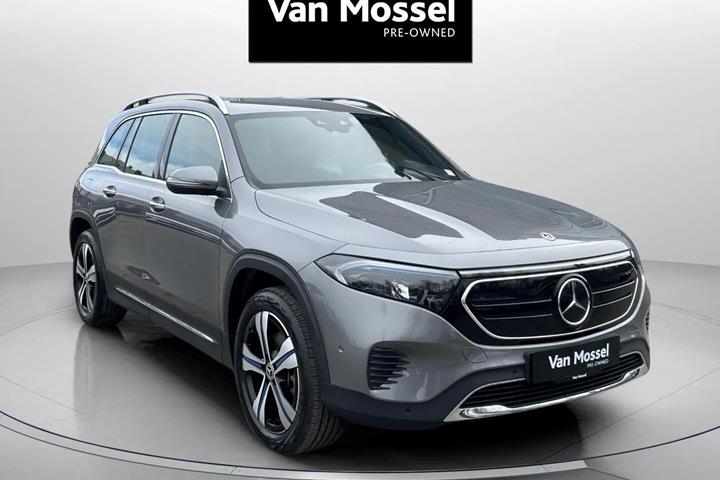 Grå Mercedes EQB 250 fra 2023