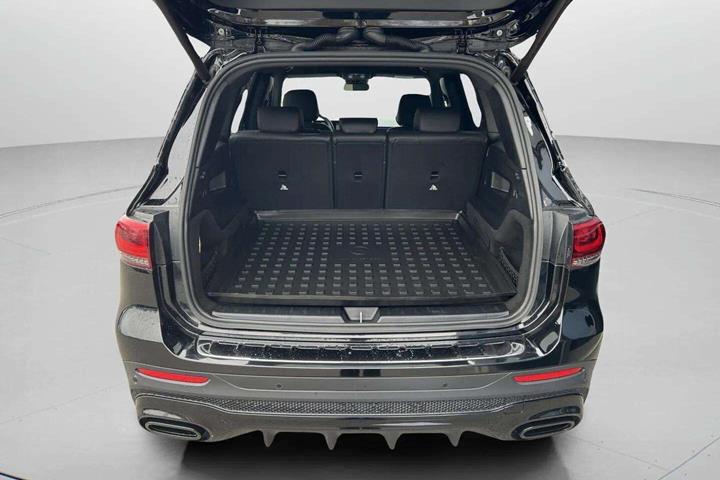 Sort Mercedes GLB250 fra 2020