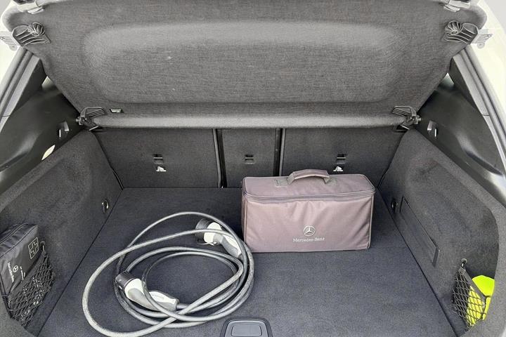 Hvid Mercedes EQA250 fra 2022