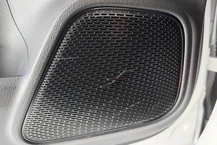 Hvid Mercedes EQA250 fra 2022