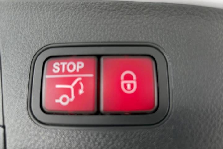 Hvid Mercedes EQA250 fra 2022