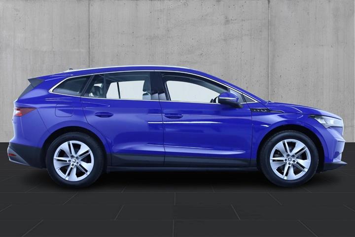 Blå Skoda Enyaq fra 2023