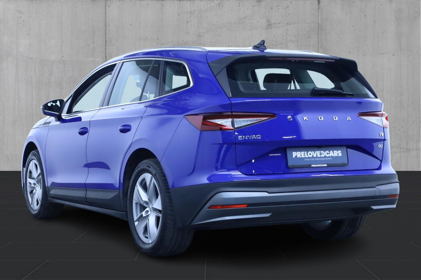 Blå Skoda Enyaq fra 2023