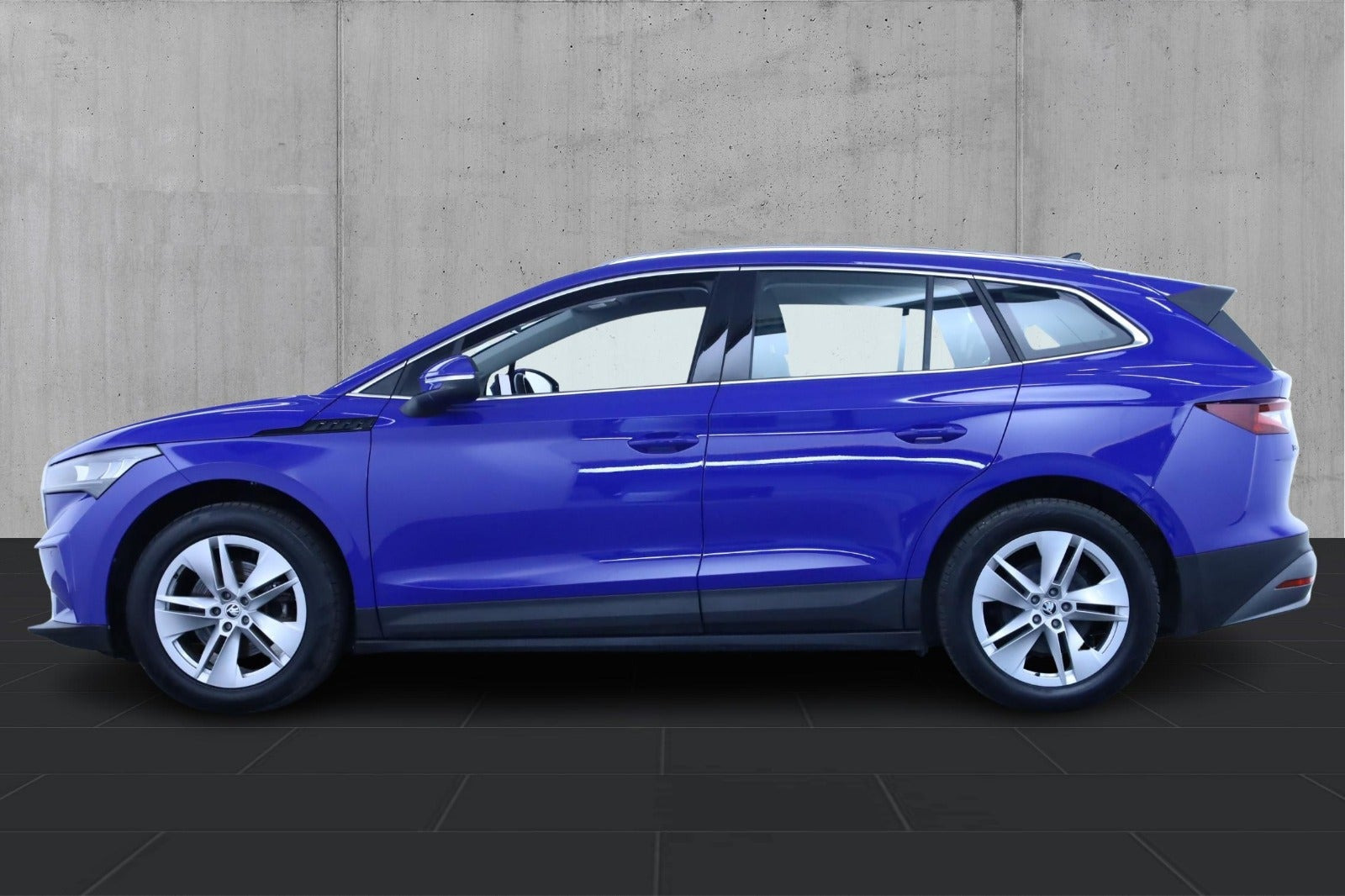 Blå Skoda Enyaq fra 2023