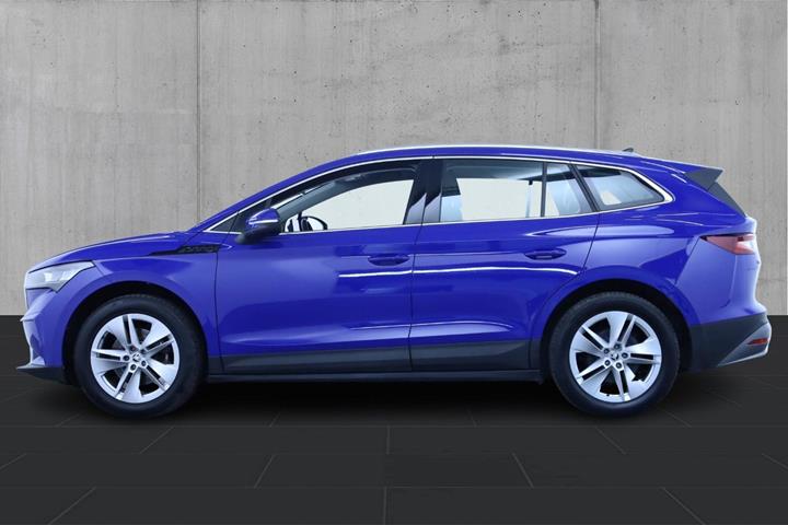 Blå Skoda Enyaq fra 2023