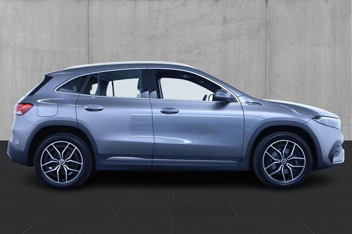 Grå Mercedes EQA250 fra 2021