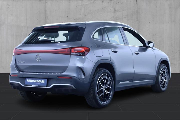 Grå Mercedes EQA250 fra 2021