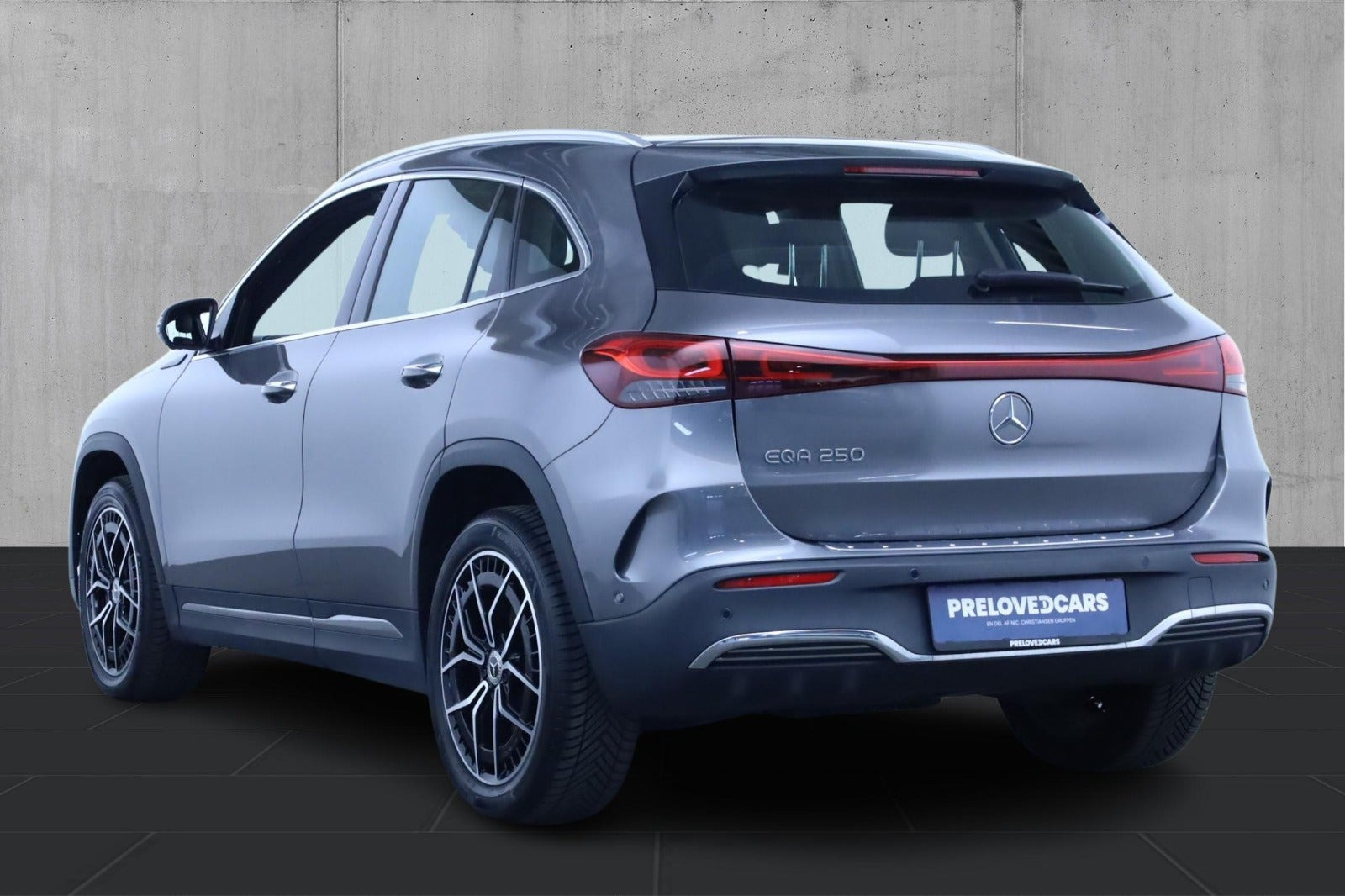 Grå Mercedes EQA250 fra 2021