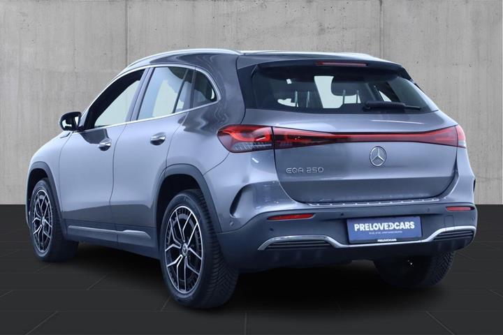 Grå Mercedes EQA250 fra 2021