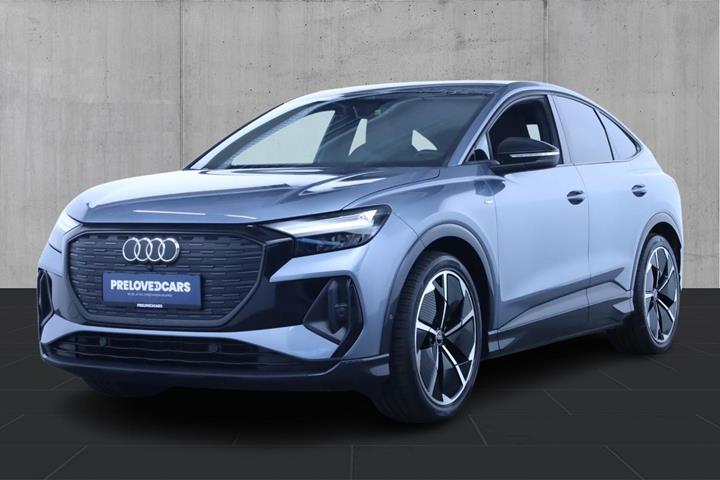 Grå Audi Q4 e-tron fra 2023