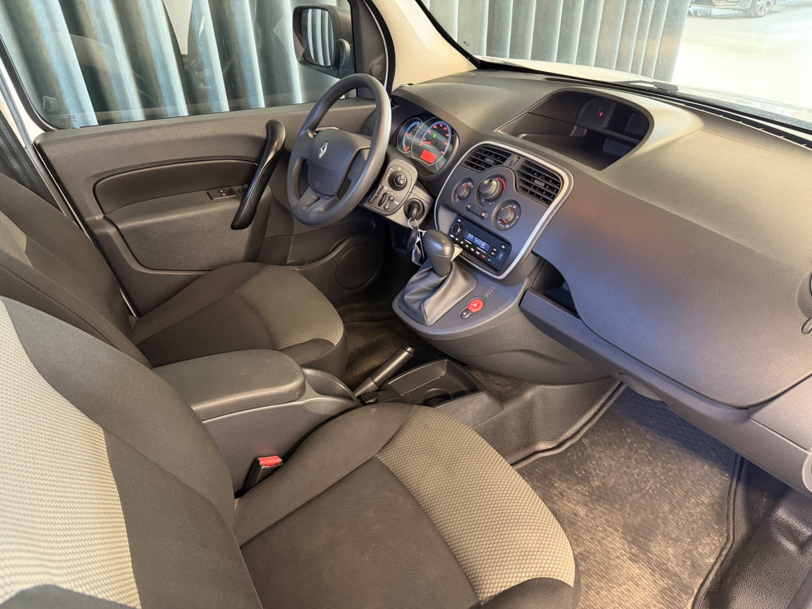 Hvid Renault Kangoo fra 2022