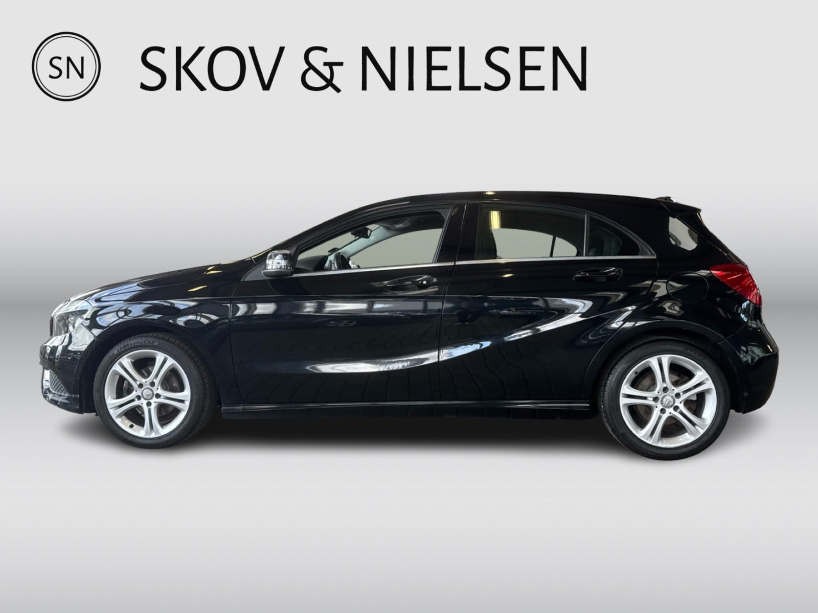 Sort Mercedes A180 fra 2014