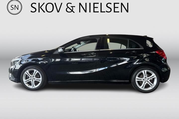 Sort Mercedes A180 fra 2014