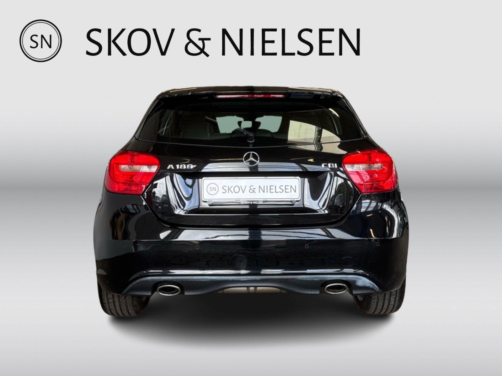 Sort Mercedes A180 fra 2014