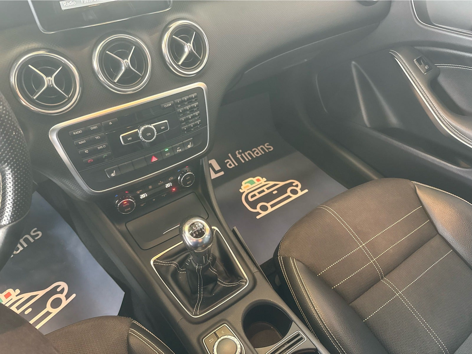Sort Mercedes A180 fra 2014