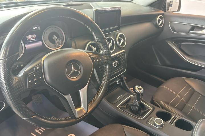 Sort Mercedes A180 fra 2014