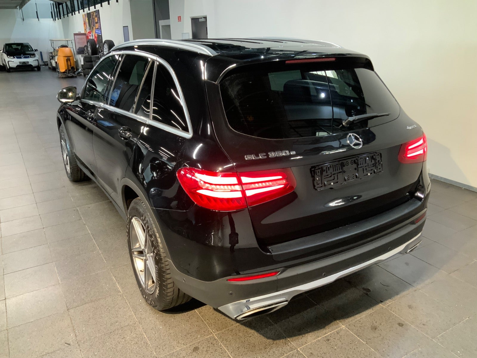 Sort Mercedes GLC350 e fra 2017