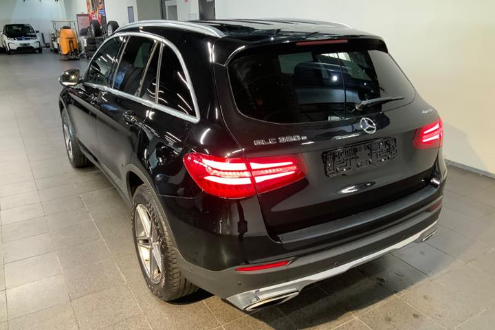 Sort Mercedes GLC350 e fra 2017