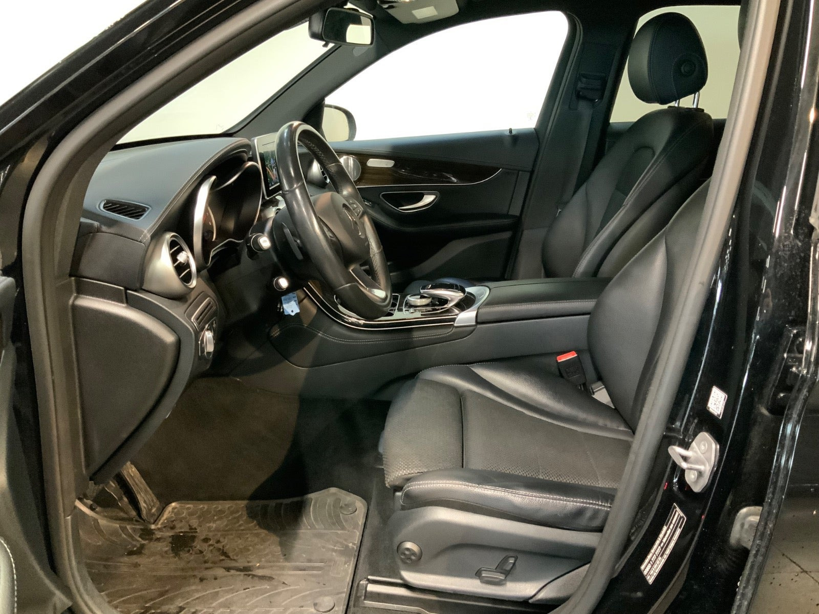 Sort Mercedes GLC350 e fra 2017